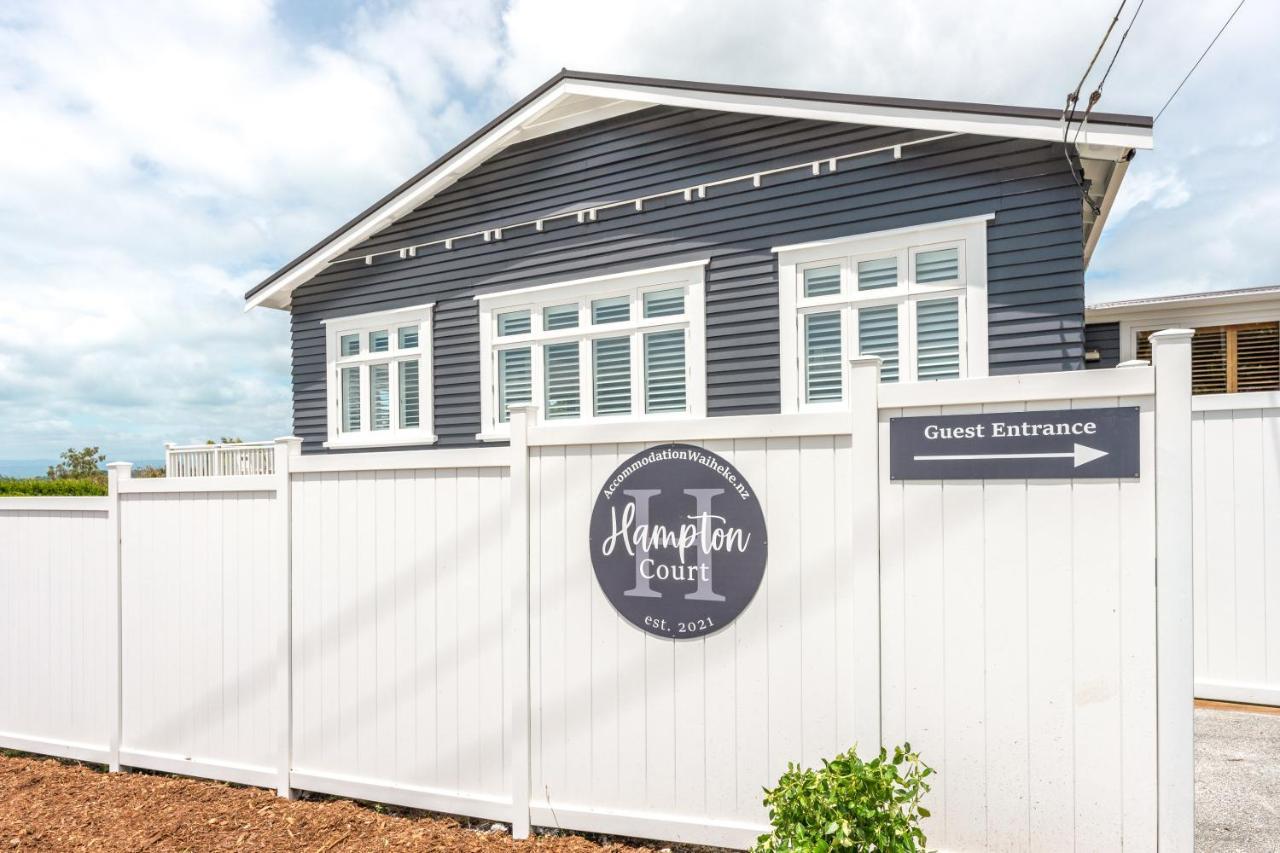 Hampton Court Hotel Oneroa Екстериор снимка